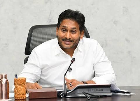 Jagan asks Chandrababu to hold talks with striking junior doctors